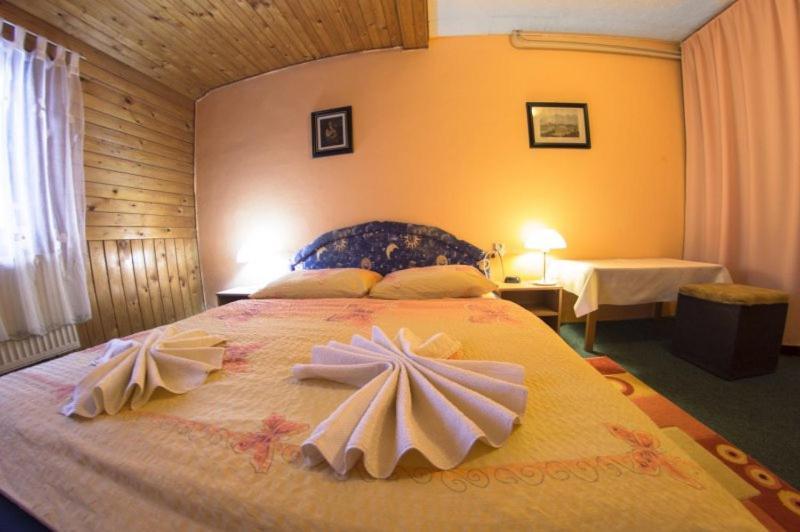 מקוב Hotel Fran מראה חיצוני תמונה